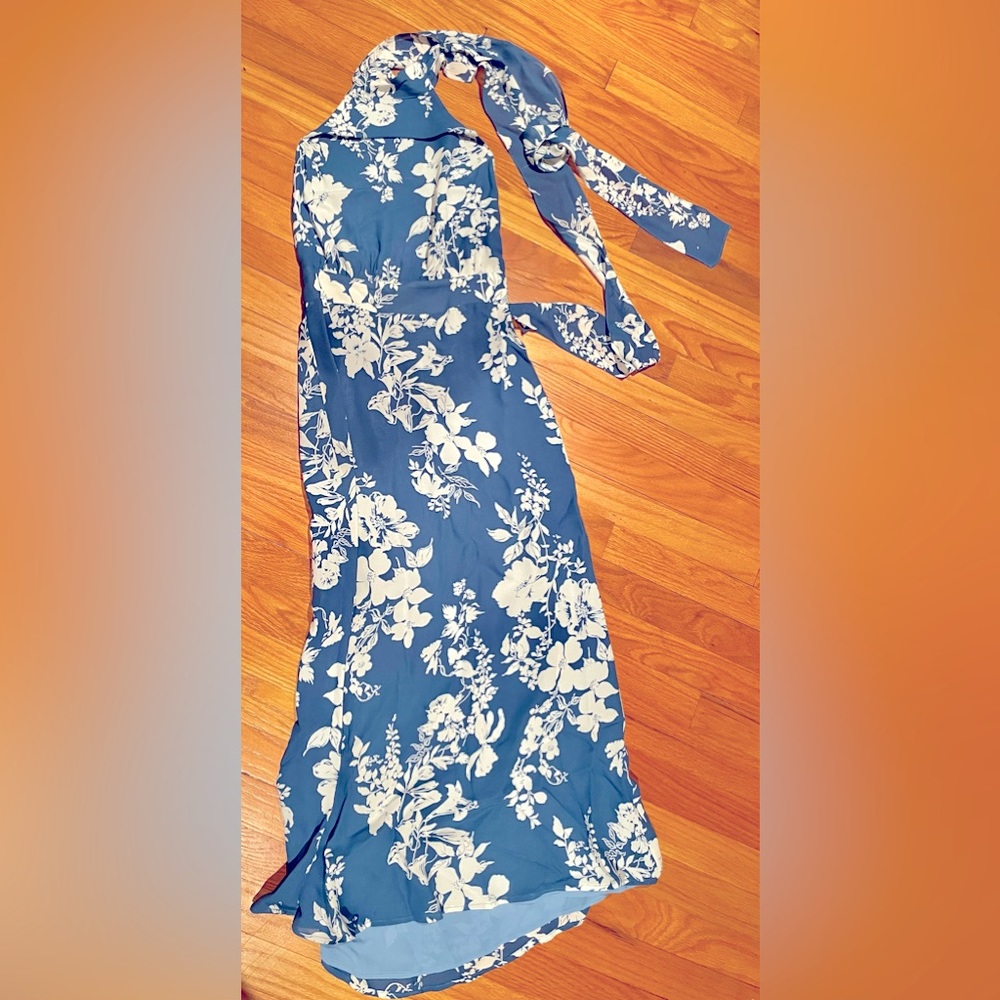 Only worn once Lizbeth REFORMATION dress. Size 4
